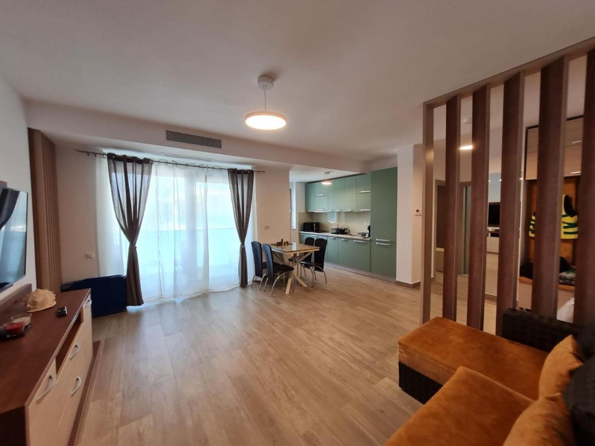 Matteo 2 Apartments Marina Surf Residence, Mamaia Nord - Navodari,1 Vedere Frontala,2 Cu Vedere Laterala La Mare Kültér fotó